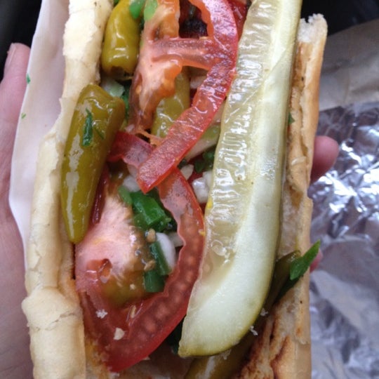 Снимок сделан в Juicy Burgers &amp; Dogs пользователем Melissa 2/3/2013