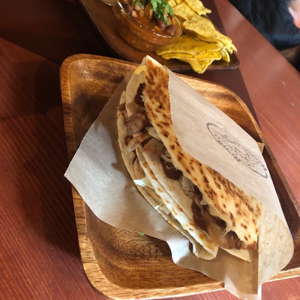 4/13/2019にOlga B.がBros Burritosで撮った写真