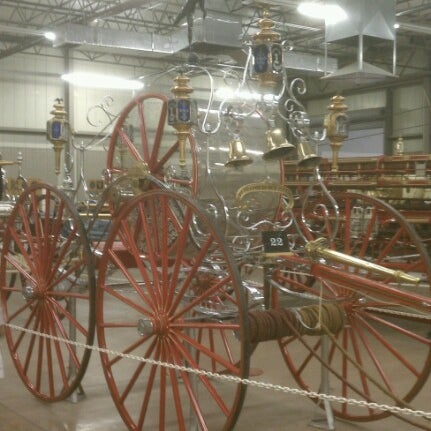 Photo prise au Hall of Flame Fire Museum and the National Firefighting Hall of Heroes par Shannon le9/16/2012