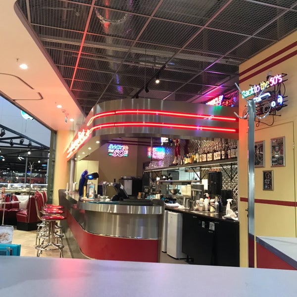 Photos At Classic American Diner Now Closed Itakeskus Kauppakeskus Easton