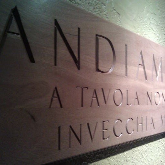 รูปภาพถ่ายที่ Andiamo! โดย austin เมื่อ 11/26/2012