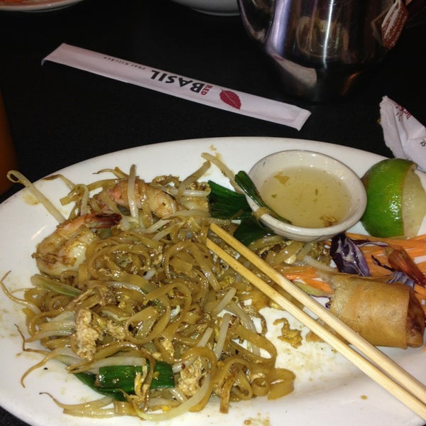 Lunch special everyday for 6.95 and it includes a free appetizer. Plus the Thai tea is great!