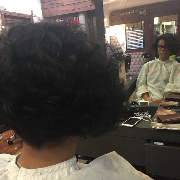 Hakim's Aalim Hair Lounge - Bandra West - 27 GF, Krishna House, Union Park