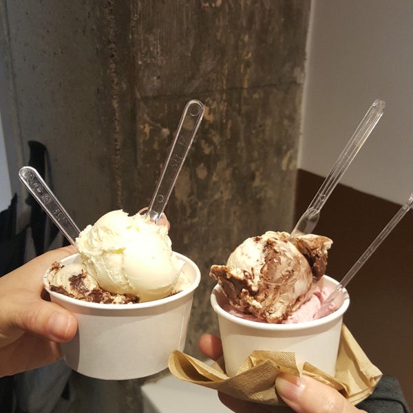 รูปภาพถ่ายที่ Milk Sugar Love Creamery &amp; Bakeshop โดย Heeyeon P. เมื่อ 9/9/2018
