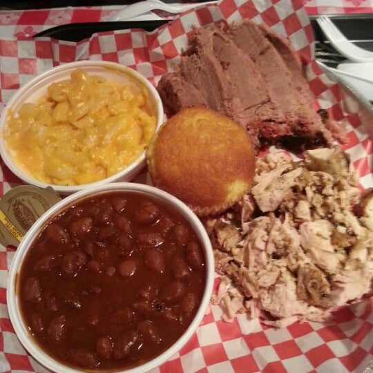 Photo taken at Dick&#39;s Bodacious BBQ by Timm B. on 11/15/2012