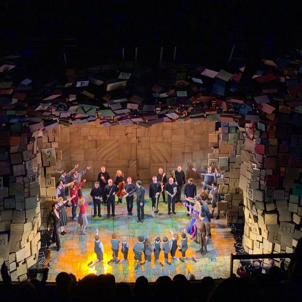 Foto diambil di Matilda The Musical oleh Meera P. pada 12/27/2018