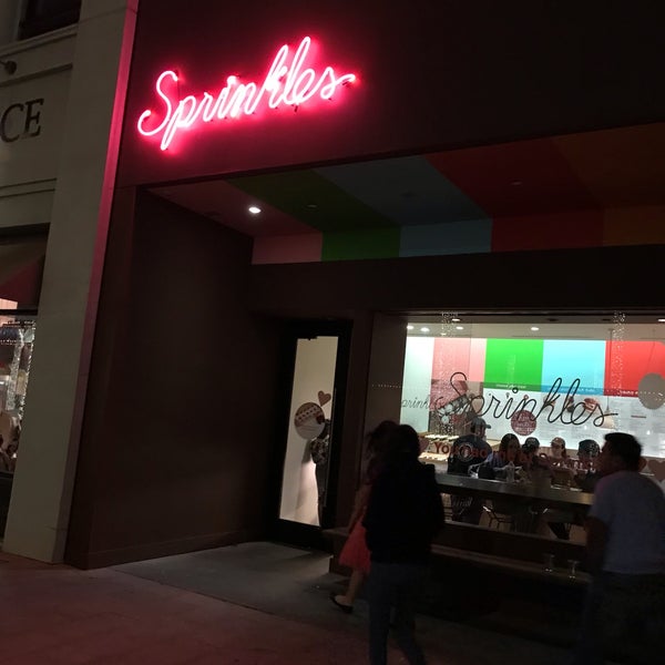 Photo taken at Sprinkles Cupcakes by Art on 2/19/2019