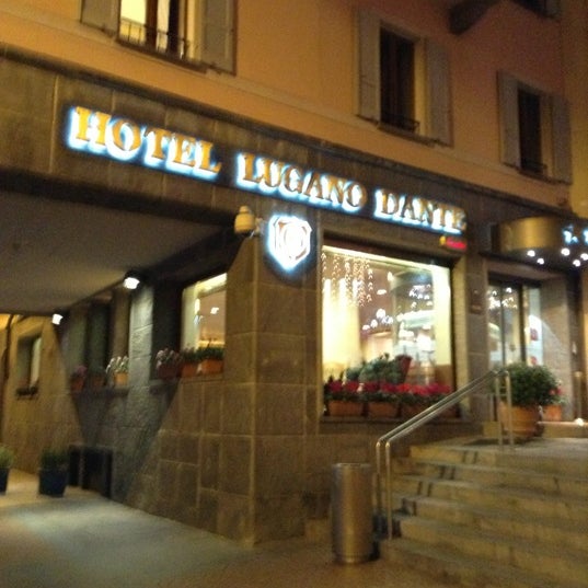 Foto diambil di Hotel Lugano Dante oleh Oleg B. pada 11/22/2012