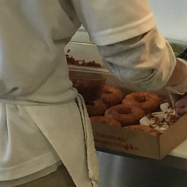2/1/2016にNocatchoがDuck Donutsで撮った写真