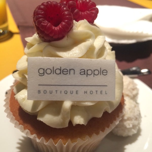 Foto tirada no(a) Golden Apple Boutique Hotel por Lena P. em 9/22/2016