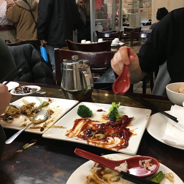 2/28/2018 tarihinde Nikita P.ziyaretçi tarafından Deluxe Green Bo Restaurant'de çekilen fotoğraf