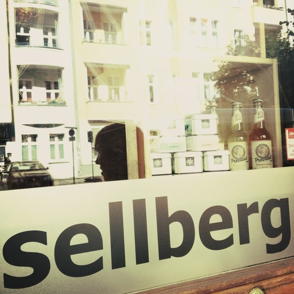 Foto tirada no(a) café sellberg por Christian em 8/24/2013