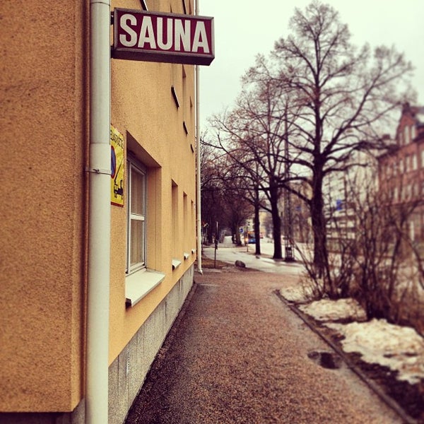 4/13/2013 tarihinde Ilkka S.ziyaretçi tarafından Sauna Hermanni'de çekilen fotoğraf