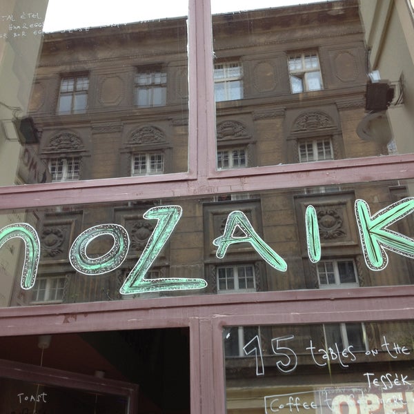 รูปภาพถ่ายที่ Mozaik Teaház és Kávézó โดย Máté J. เมื่อ 4/17/2013