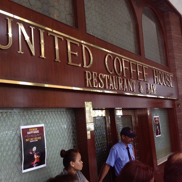 รูปภาพถ่ายที่ United Coffee House โดย Joseph เมื่อ 9/27/2013