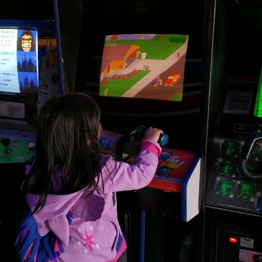 4/8/2015にGreg L.がHigh Scores Arcadeで撮った写真