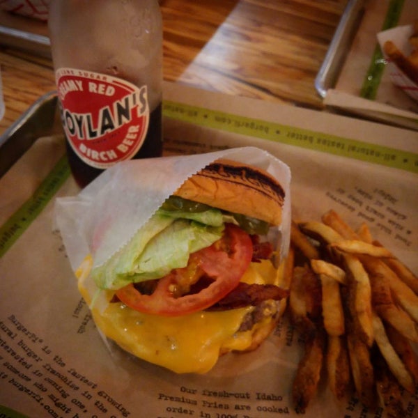 Photo taken at BurgerFi by Stephen W. on 8/1/2015