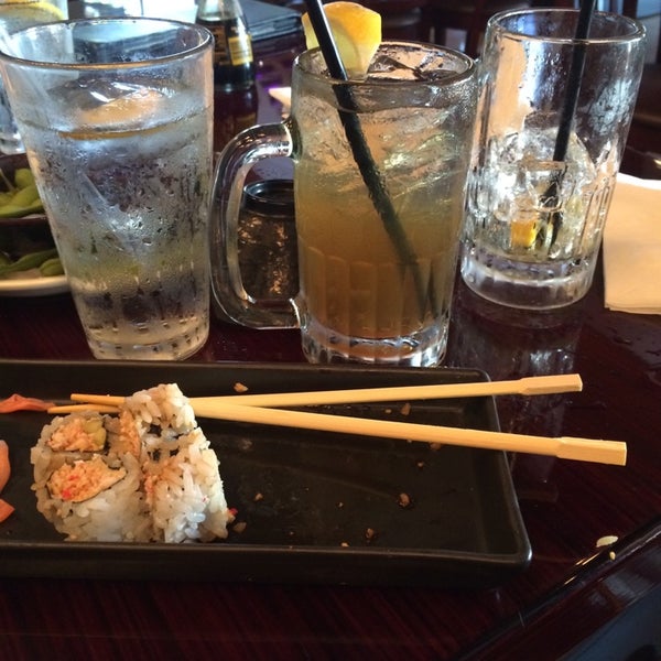 Photo taken at Zenna Thai &amp; Japanese Restaurant by Christina on 6/1/2014