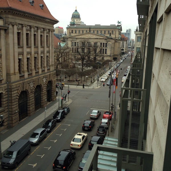 รูปภาพถ่ายที่ Regent Berlin โดย Alexandre T. เมื่อ 2/11/2015