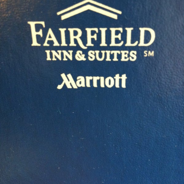 Foto tomada en Fairfield Inn &amp; Suites Carlisle  por Ramona W. el 12/21/2012