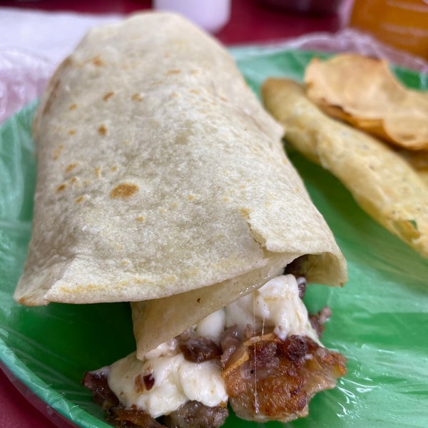 Tacos El Paisa Lindavista Taco Restaurant in Mexico City