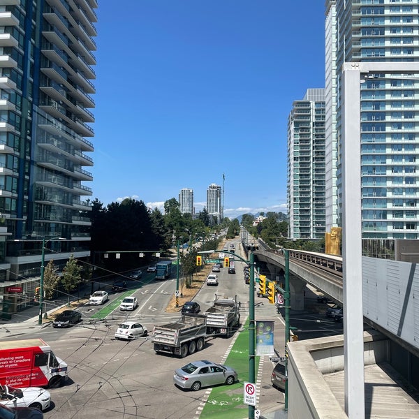 Marine Drive SkyTrain Station Vancouver'de Hafif Raylı Sistem İstasyonu