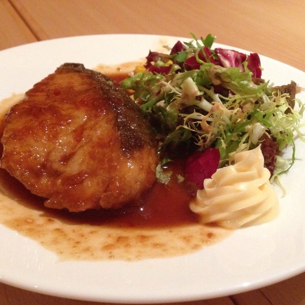 12/20/2013にElton C.がHabitat Japanese Restaurant 楠料理で撮った写真