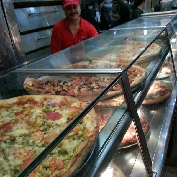 Photo taken at Ray&#39;s Famous Original Pizza by Kevin L. on 7/24/2014