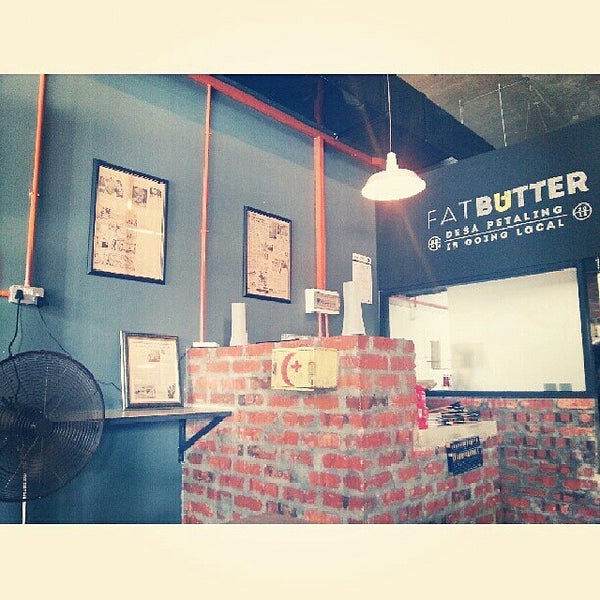 รูปภาพถ่ายที่ Fat Butter Restaurant โดย Yin C. เมื่อ 10/26/2013