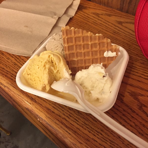 11/24/2016にShawna P.がJeni&#39;s Splendid Ice Creamsで撮った写真
