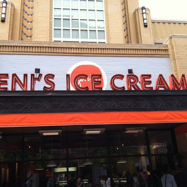 Foto tirada no(a) Jeni&#39;s Splendid Ice Creams por Shawna P. em 5/26/2013