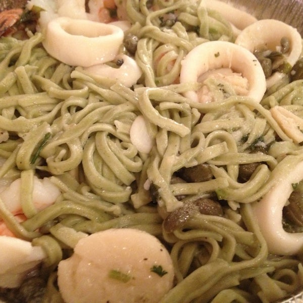 Spinaci Linguine w capers & seafood