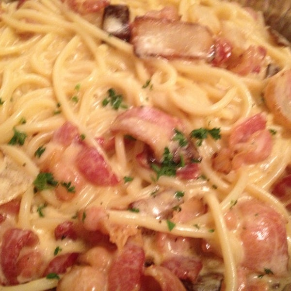 Bacony, creamy, oniony Spaghetti Carbonara