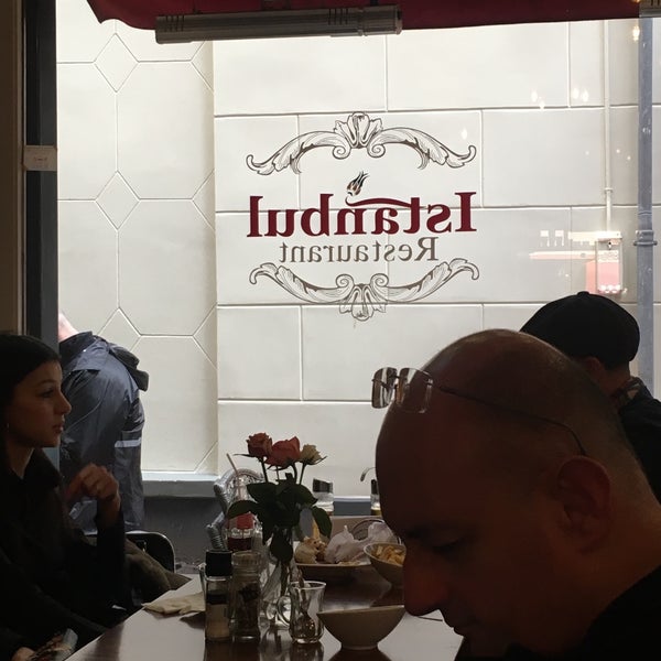 Foto diambil di Istanbul Restaurant Halal oleh Onur pada 2/1/2018