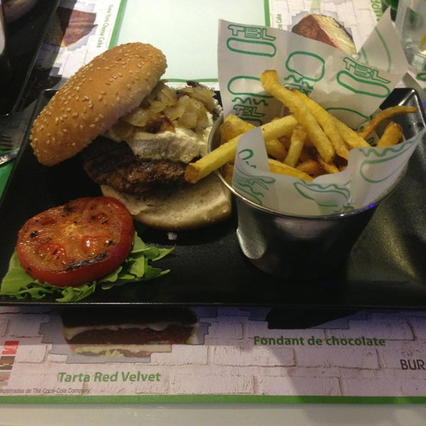 Das Foto wurde bei The Burger Lobby von Alberto am 9/8/2013 aufgenommen
