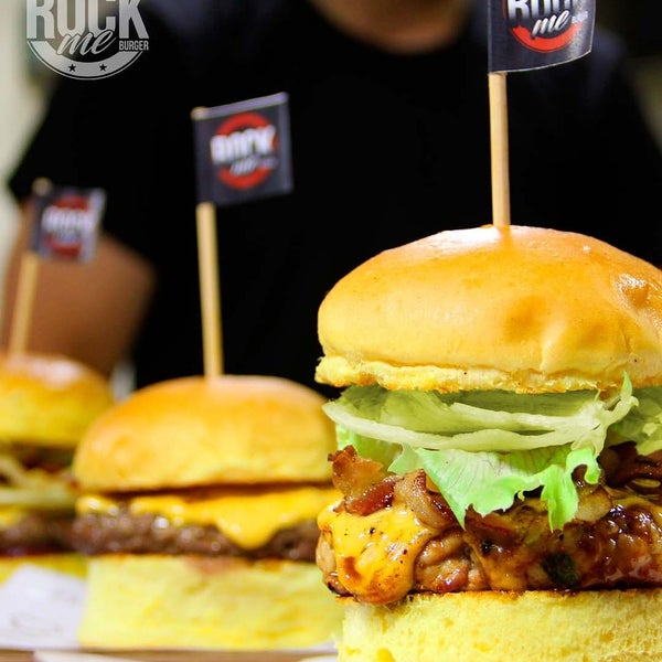 Zhoei Burger