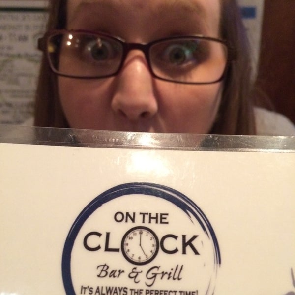 Foto tirada no(a) On The Clock Bar &amp; Grill por Jesse M. em 3/16/2014
