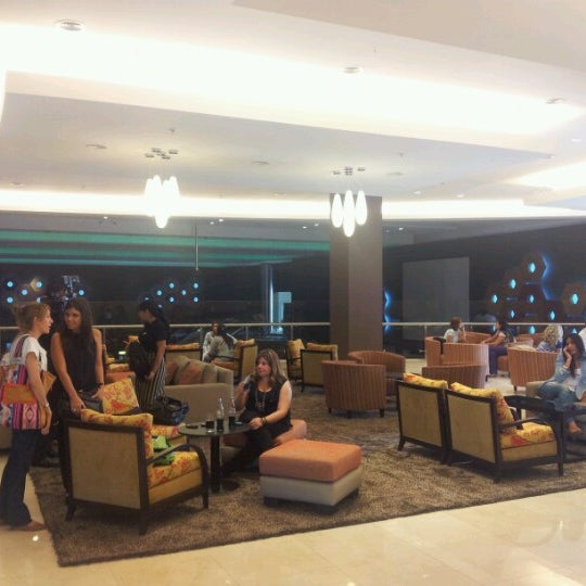 Photo taken at Hilton Garden Inn by Eri P. on 11/14/2012
