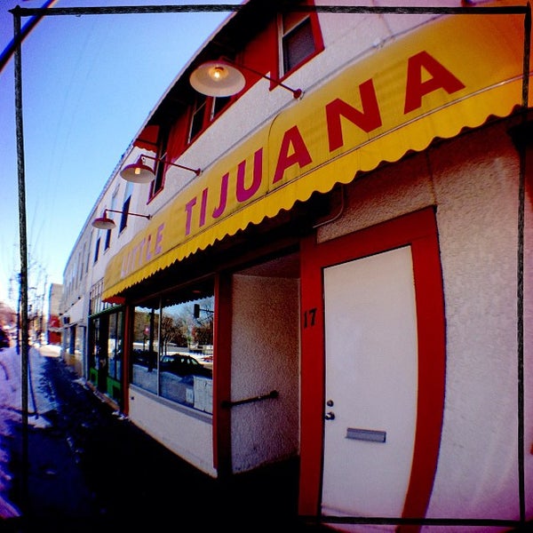 3/22/2013 tarihinde Ericka B.ziyaretçi tarafından Little Tijuana Restaurant'de çekilen fotoğraf