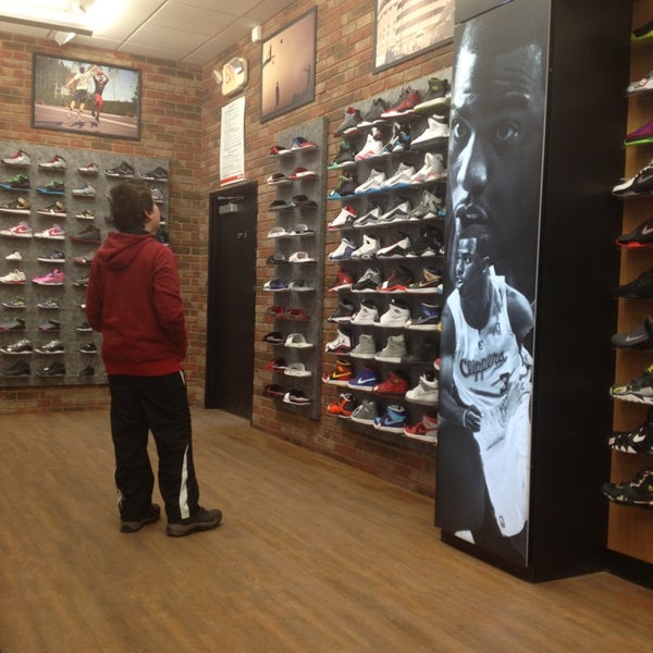 eblens sneaker store