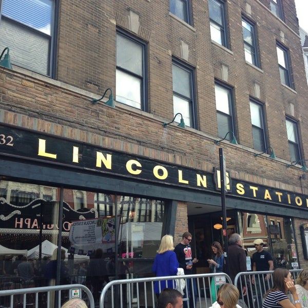Снимок сделан в Lincoln Station пользователем Sherri M. 7/28/2013