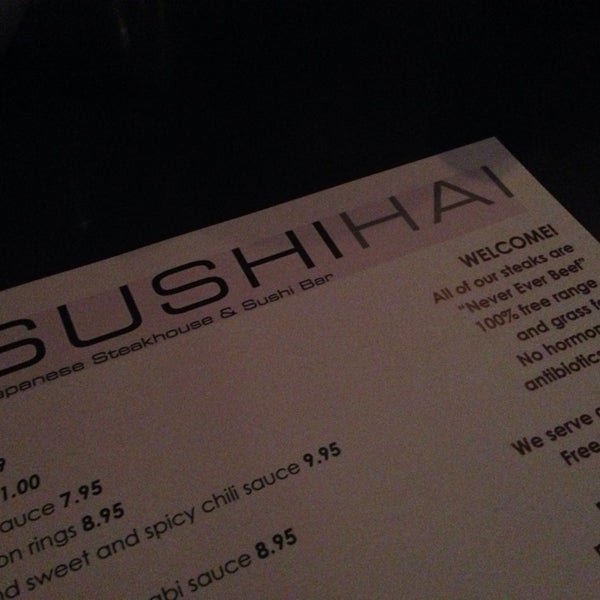 Foto tirada no(a) Sushi Hai por Sherri M. em 11/16/2013