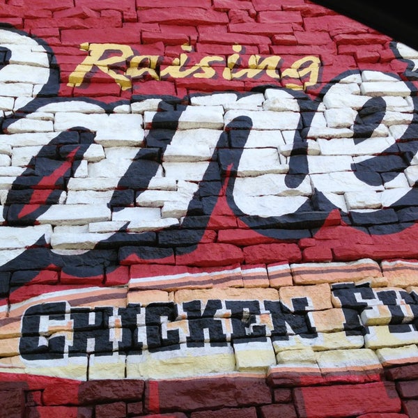 6/23/2013 tarihinde Earl E.ziyaretçi tarafından Raising Cane&#39;s Chicken Fingers'de çekilen fotoğraf