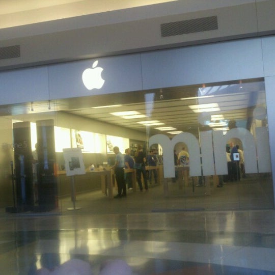 Apple Baybrook Electronics Store