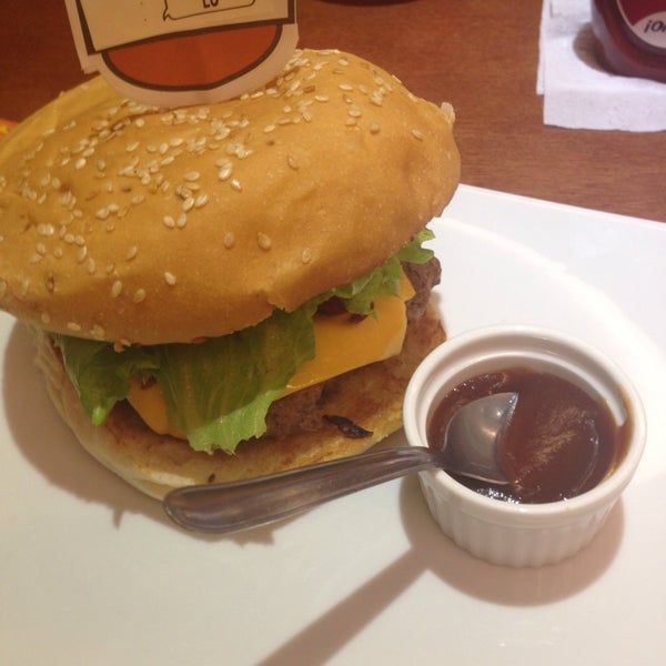 Foto diambil di My Burger oleh Luciana A. pada 9/21/2014