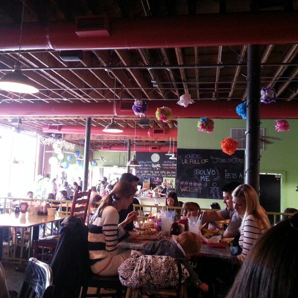5/5/2013에 Meghan Y.님이 Dilly Diner에서 찍은 사진