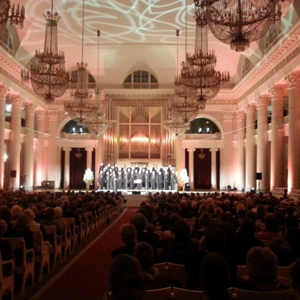 Photo prise au Grand Hall of St Petersburg Philharmonia par Михаил З. le12/11/2014