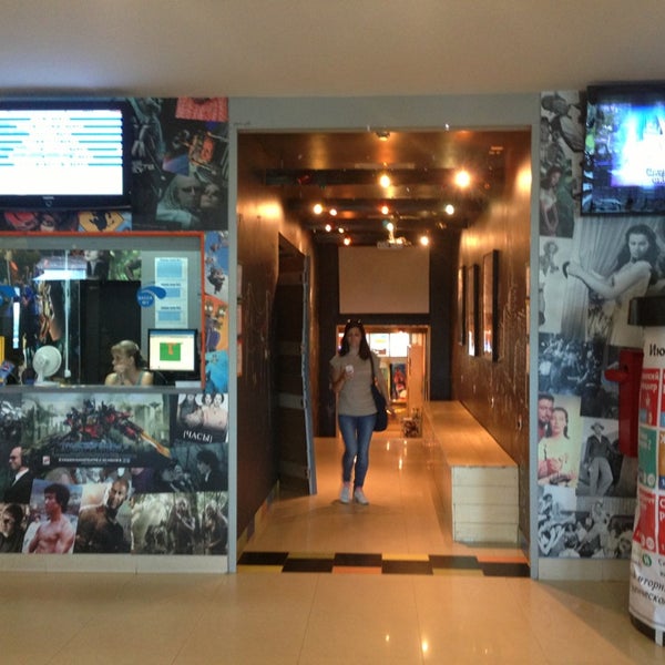 Кинотеатр сенеж. Торговый центр сенеж киноцентр. Кинотеатр сенеж. Кинотеатр сенеж солнечногорск. Кинотеатр сенеж.