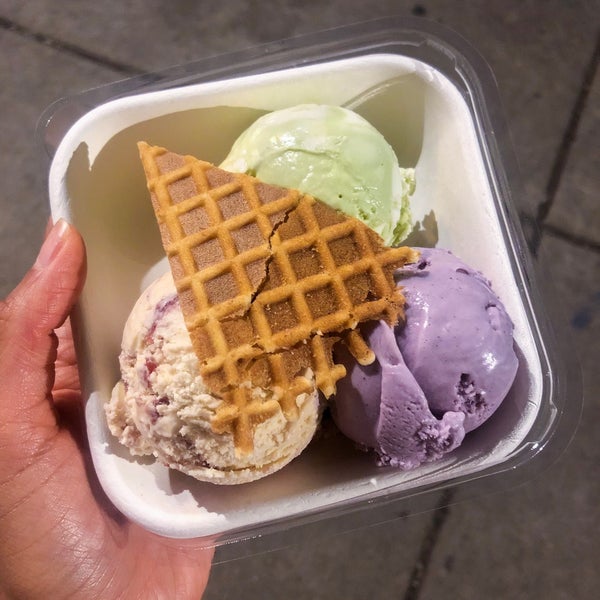 Foto tirada no(a) Jeni&#39;s Splendid Ice Creams por Zoe em 7/9/2019