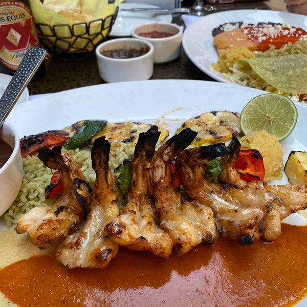 Foto scattata a Sinigual Contemporary Mexican Cuisine da Donald il 6/30/2020